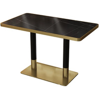 Tables carrées modernes en marbre noir avec pieds dorés pour ensemble de mobilier de restaurant commercial, table de salle à manger de luxe avec plateau en pierre
