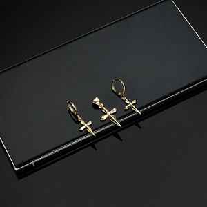 Nuevo Diseño de Moda, Juego de Aretes Colgantes Chapados en Oro para Mujeres y Niñas, Aretes de Aro con Forma de Cruz, Trébol y Corazón, Precio al por Mayor - Product Image 5