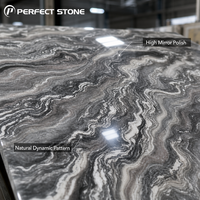 Dalle de marbre violet Kinawa PerfectStone à veines ondulées spectaculaires pour la décoration des sols et des murs extérieurs de villas