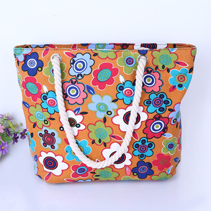 Bolso <span class=keywords><strong>de</strong></span> <span class=keywords><strong>playa</strong></span> floral <span class=keywords><strong>de</strong></span> un hombro <span class=keywords><strong>de</strong></span> estilo coreano para mujer, bolso <span class=keywords><strong>de</strong></span> mano con cremallera floral informal para viajes universitarios, stock a un precio más barato - Product Image 1