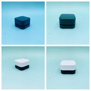 Mini pots carrés en verre épais de 5 ml avec couvercle en plastique noir à l'épreuve des enfants pour crème contour des yeux, lotion, baume à lèvres et boîte de rangement pour fleurs - Product Image 1