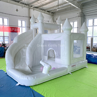 Château gonflable blanc avec piscine à balles océaniques et toboggan, château gonflable avec pistolet à eau, aire de jeux souple
