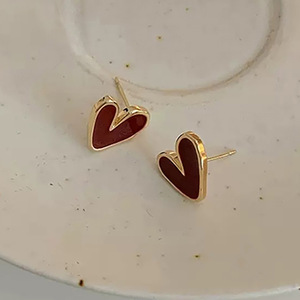 Piccoli orecchini a cuore rosso per donna, gioielli vintage per l'uso quotidiano - Product Image 3