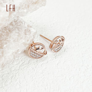 Boucles d'oreilles clous minimalistes en forme d'étoile délicate en diamant, design tendance, or jaune 18 carats pur, fabricant de bijoux fins - Product Image 3