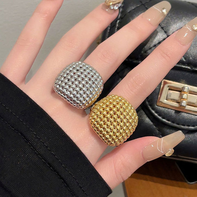Hollow Metal Geometry Women's Round Ball Bead Bead Ring Light Luxury High love Ring Hand Jewelry Wholesale
