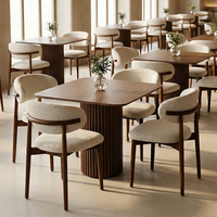 Chaise en bois commerciale pour projet d'hôtellerie, cafétéria, club ou salon, avec dossier incurvé dynamique de style rétro du milieu du siècle