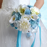 Buket Bunga Pernikahan Sutra Biru dan Putih