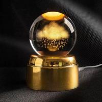 Nouvelle boule de cristal laser Milky Way Saturn avec base lumineuse LED dorée rotative MH-Q0278