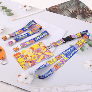 Lanière personnalisée imprimée par sublimation avec grand porte-badge assorti et boucle à dégagement rapide <span class=keywords><strong>pour</strong></span> événements et festivals de musique - Product Image 3