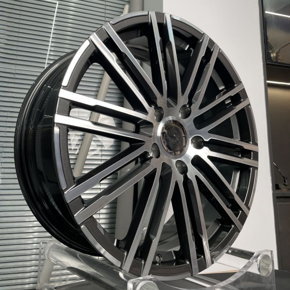 Noir avec rayons argentés