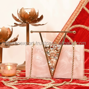 Pochette en résine personnalisable Sac de soirée élégant pour femmes avec des couleurs et des motifs uniques Accessoire tendance - Product Image 1