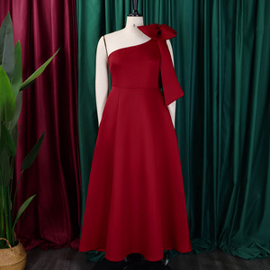 Abito da festa da donna taglie forti, nuovo modello alla <span class=keywords><strong>moda</strong></span> con spalla asimmetrica e fiocco, vestito ampio a balze - Product Image 5