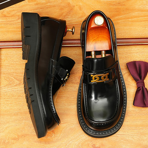 รองเท้าหนังผู้ชาย - สไตล์อังกฤษ แบบลำลองสำหรับธุรกิจ พื้นหนาเพิ่มความสูง ผิวมันเงา หัวเหลี่ยม - Product Image 3