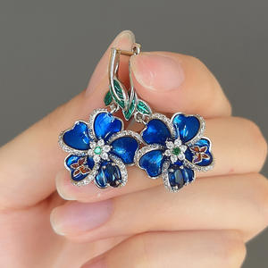 Orecchini pendenti a forma di fiore blu placcati in argento con zirconi per donna, gioielli da festa, stile romantico, orecchini alla moda in lega. - Product Image 3