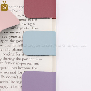 Nhanh Chóng Tàu Dễ Thương PU Da Từ Bookmark 16 Màu Sắc Cuốn Sách Đánh Dấu Đánh Dấu Cá Nhân Kỷ Niệm Nam Châm Bookmark Quà Tặng - Product Image 3