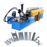 Machine de profilage à froid pour profilés en acier léger, profilés de plafond, profilés en U, profilés de montants et de rails avec coupe à volant