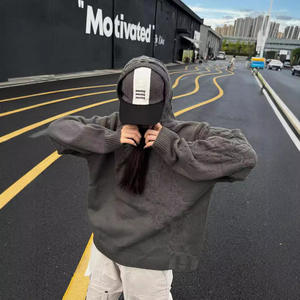 ユニセックス秋冬セーターアメリカンレトロスタイル非対称ニットデザインフード付きルーズフィットパッチワークメンズプルオーバー - Product Image 3