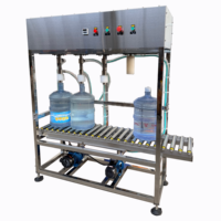 Machine de remplissage de bouteilles d'eau à trois têtes semi-automatique avec station d'alimentation par baril et équipement de pressage de bouchons en acier inoxydable à rouleaux