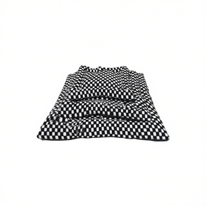 Cuccia per cani Yommy in peluche con motivo a quadri, taglie S, M, L, impermeabile e antiscivolo. - Product Image 2