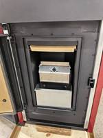 CE ROHS GT3001A 30.7kW Poêle à granulés hydroélectrique écologique en acier noir pour garage / sous-sol Caldera Hidro De Pellet