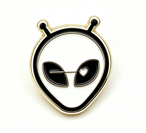 Broche en métal émaillé personnalisée Alien, plaquée or, badge de revers pour vêtements, souvenir, cadeau - Product Image 1