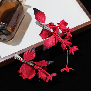 Nuevo estilo original, estilo chino antiguo, exquisita horquilla para el cabello con flor de rosa de tela hecha a mano para novias. - Product Image 3
