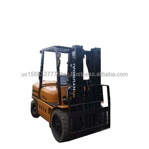 Montacargas Hyundai con Motor Diésel Isuzu Coreano, Neumáticos Sólidos para Uso en Exteriores, 3 Toneladas, 3.5 Toneladas, Altura de Elevación 3000-7000mm, Mástil de Tres Etapas - Product Image 1