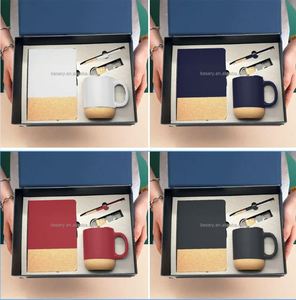 Coffret Cadeau d'Entreprise Personnalisé Besery : Souvenirs d'Entreprise Écologiques en Bois, Porte-clés, Carnet avec Stylo et Tasse - Product Image 4