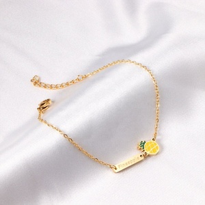 Bracelet à maillons en acier inoxydable plaqué or 18 carats pour femme, avec breloque ananas en émail coloré, pour fille - Product Image 2