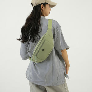 Sac de poitrine pour femme LJDS02 vert léger résistant à l'eau avec fermeture éclair multicouche pour les trajets quotidiens et les voyages - Product Image 1