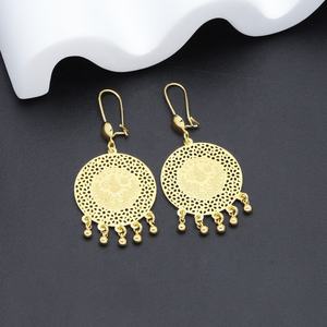 ต่างหูทองเหลืองสไตล์อินเดียแบบห้อยขนาดใหญ่ ราคาขายส่ง JXX ดีไซน์ไม่ซ้ำใครสำหรับทุกเพศทุกวัย แฟชั่นชุบทอง ทันสมัย คุณภาพสูง - Product Image 5