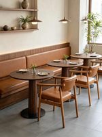 Ensemble table et chaises de restaurant rondes en bois massif de style médiéval avec porte-cartes pour 4 personnes, usage commercial, design vert personnalisable