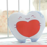 Oreiller en peluche en forme de dents de personnalité créative coussin de clinique dentaire personnalisé pour l'hôpital remplissage en coton PP avec doublure en maille