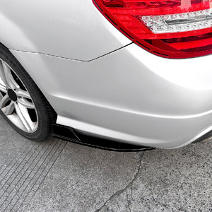 Pegatinas Adhesivas de Fibra de Carbono con Textura Negra Piano para las Esquinas del Parachoques Trasero del Mercedes-Benz Clase C W204 AMG Line 2008-14 - Product Image 2