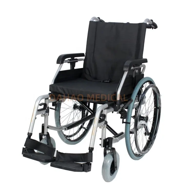 Fauteuil roulant manuel portatif de fauteuil roulant de patient adulte pliable léger haut de gamme pour les personnes handicapées