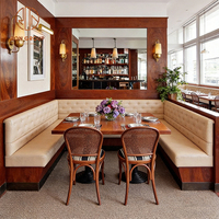 Mid-Century Bugholzrahmen Rattanstuhl Ledersofa Sitzgruppe Metalltisch Holztisch für Café Restaurant Kaffeehaus Hotel Möbel
