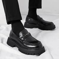 Großhandel PU-Leder Herren Freizeitschuhe Slipper Leder Formelle Loafer Herrenschuhe Maßgefertigte Anzugschuhe