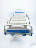 Lit d'hôpital à double manivelle avec sommier à lattes, revêtement en poudre antibactérien, table de lit optionnelle pour les salles de patients