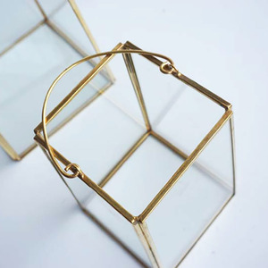 Portacandele Geometrico in Ferro e Vetro a Forma di Trapezio, Terrario Sospeso, Centrotavola per Interni ed Esterni, Vaso Decorativo - Product Image 6