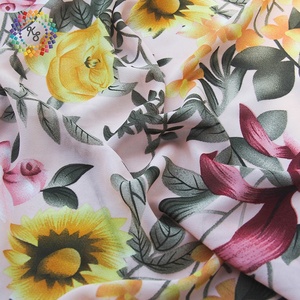 Tela de gasa con estampado de girasol y flores grandes, estilo realista - Product Image 2