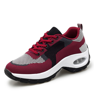 <span class=keywords><strong>Scarpe</strong></span> sportive Casual traspiranti di grandi dimensioni <span class=keywords><strong>da</strong></span> <span class=keywords><strong>donna</strong></span> che aumentano l'altezza di corte Sneakers alla <span class=keywords><strong>moda</strong></span> per l'autunno primavera all'ingrosso - Product Image 1