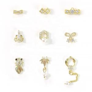 Venta al por mayor Nail Art Chapado en oro Aleación de circón Encantos Adornos de uñas para accesorios de uñas - Product Image 5
