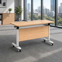 Table de réunion mobile professionnelle pliable avec plateau en MDF à grain clair, cadre blanc et roulettes, pour bureaux, salles de formation et salles de classe