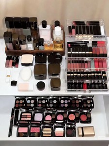Luxury brand discount cosmetic sets, including blush, setting powder, lipstick, eyeshadow, highlighter and contouring products. - Product Image 6