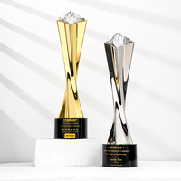 Trophée haut de gamme médaille de cristal personnalisé gravé mode diamant élément trophée sculpture cérémonie de remise des prix annuelle