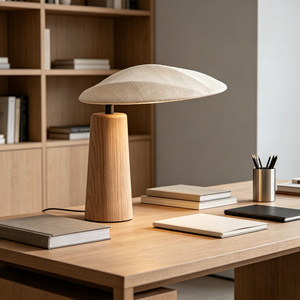 Lampada da Tavolo in Legno Massello Stile Wabi Sabi, Luce da Comodino in Quercia Naturale, Lampada da Scrivania Minimalista Nordica per Camera da Letto e Arredamento Hotel - Product Image 2