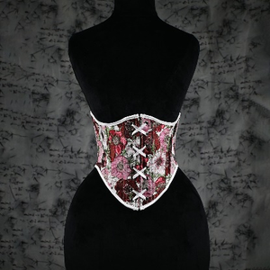 Ceinture florale miniature délicate avec détail nœud pour un style quotidien - Product Image 5