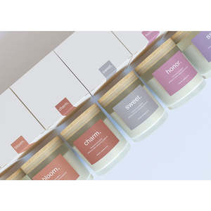 Venta al por mayor OEM: Velas artesanales de ámbar esmerilado con fragancia personalizada y tapas de madera/bambú para el Día de Acción de Gracias - Product Image 6