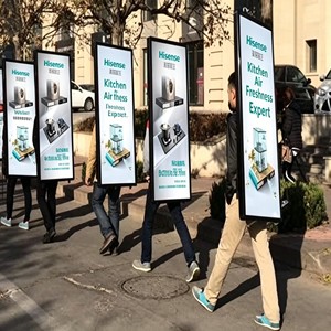 Pantallas de <span class=keywords><strong>Película</strong></span> Retroiluminada para Publicidad de Marca, para Exteriores, de Alta Luminosidad, para Exhibiciones, Vías, Festivales y Eventos, con Diseño de Cartel Humano y Estilo Guerrilla Retail - Product Image 2
