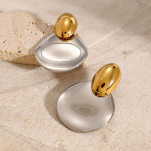 Boucles d'oreilles pendantes tendance en acier inoxydable, design géométrique bicolore, bijoux de fête - Product Image 3